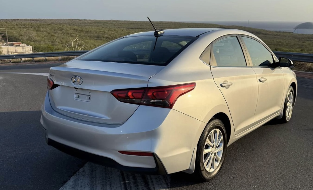 Hyundai accent Gallery Image