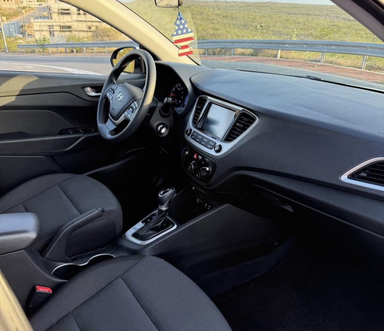 Hyundai accent Gallery Image